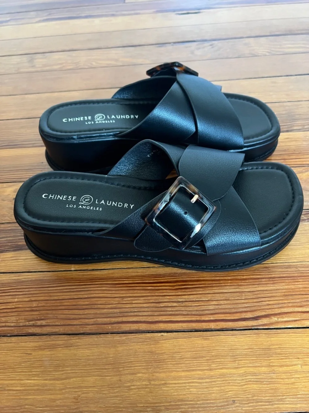 Chinese Laundry Surfs Up Black Crisscross Platform Slide Sandals - Size 9